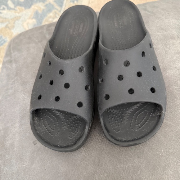 Crocs Classic Platform Sides Sandals  Black - Picture 5 of 5